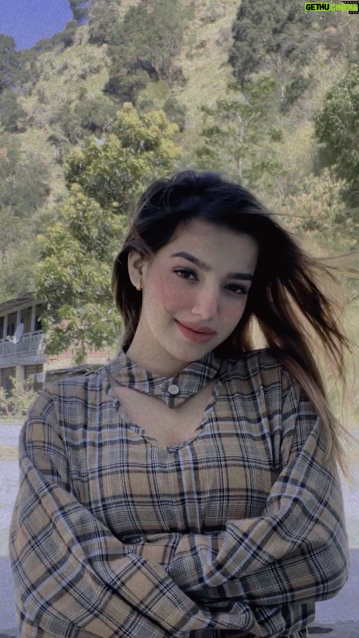 Nancy Suryavanshi - 69.1K Likes - Hum jaise ki hi talash kyu🖤
.
.
.

#HiamchalView # himachal #look # sad