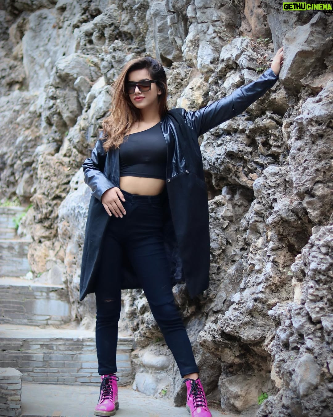 Nancy Suryavanshi - 23.5K Likes - 🖤🔥✋
.
#:::;:;))(???