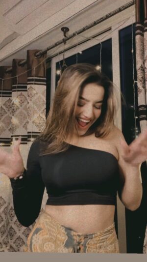 Nancy Suryavanshi Instagram - Bcoz it’s trending 😻🦋
.
.
.
#trend #instavideo #nancygood
