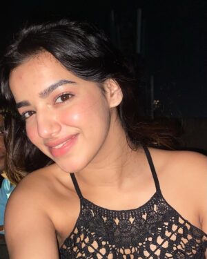 Nancy Suryavanshi Instagram - Night vibes 🥰
.
.
.
#instaphotos #look #nightvibes #mumbai