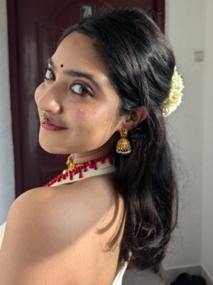 Nandana Varma Instagram - Apo happy Onam 🌼🤍
📸 : @minnajohns
👗 : @mankasurath