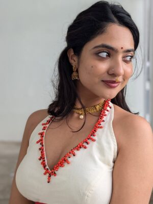 Nandana Varma Instagram - Apo happy Onam 🌼🤍
📸 : @minnajohns
👗 : @mankasurath