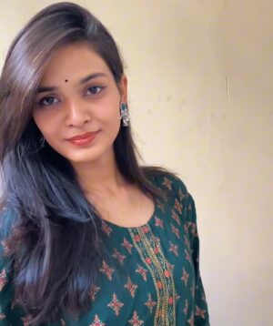 Nandini Instagram - Traditional charm ,Modern twist 🌺❤️#nandians💗 #trendingreels #instagram
