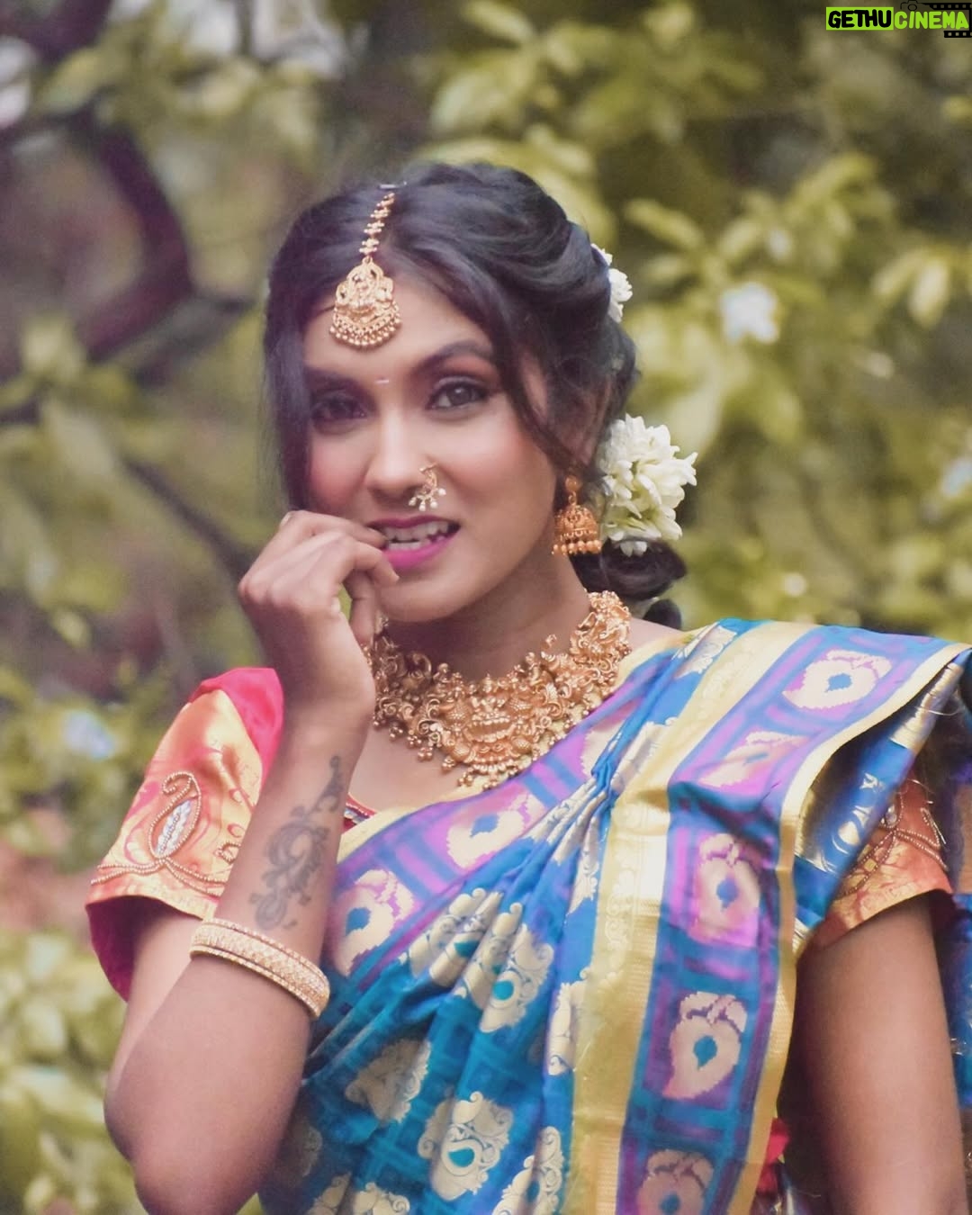 Nandini Padmukh - 81 Likes - Teri ore ❤️✨

MUA : @nehazzglammy__mua 
PC : @sumieclicks