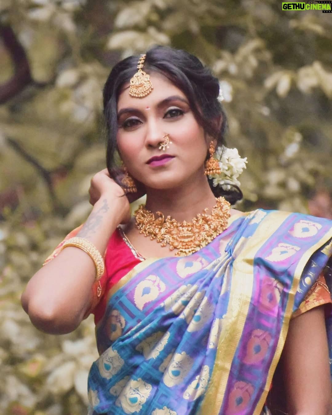 Nandini Padmukh - 81 Likes - Teri ore ❤️✨

MUA : @nehazzglammy__mua 
PC : @sumieclicks