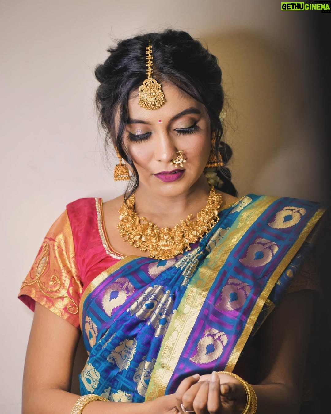 Nandini Padmukh - 145 Likes - South Indian look ❤️✨

MUA : @nehazzglammy__mua
VC : @sumieclicks