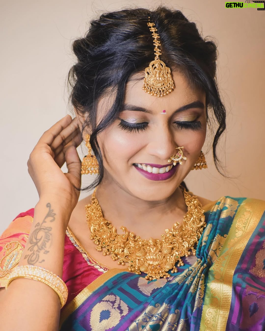Nandini Padmukh - 145 Likes - South Indian look ❤️✨

MUA : @nehazzglammy__mua
VC : @sumieclicks