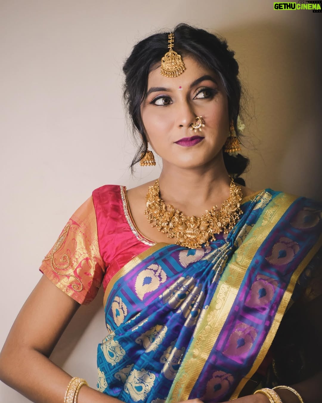 Nandini Padmukh - 145 Likes - South Indian look ❤️✨

MUA : @nehazzglammy__mua
VC : @sumieclicks