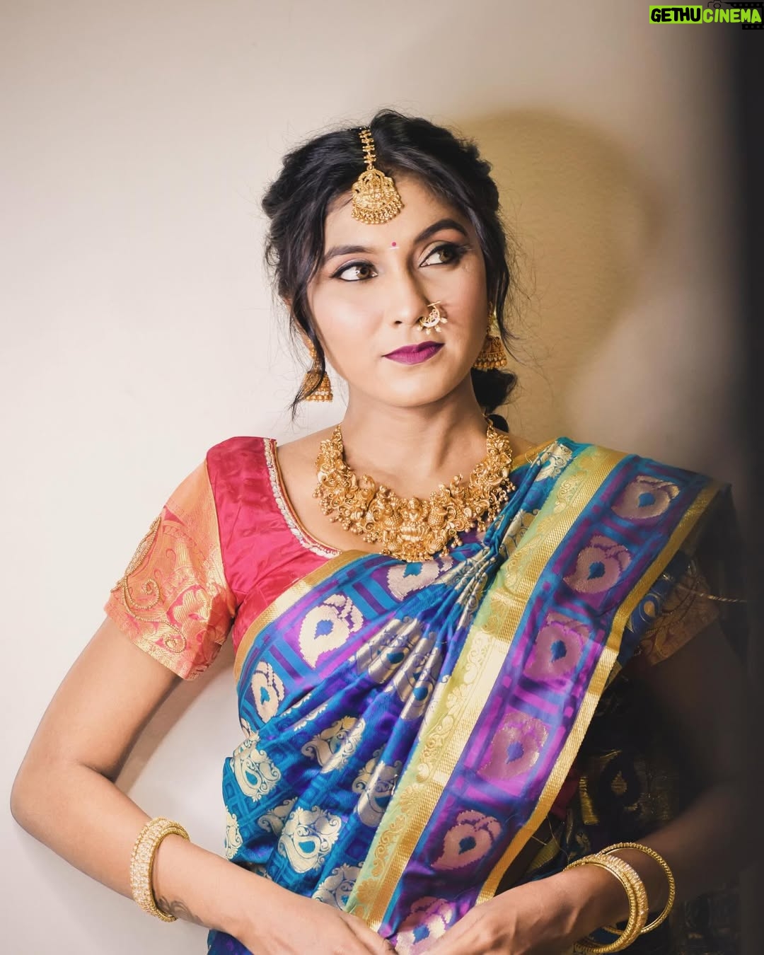 Nandini Padmukh - 145 Likes - South Indian look ❤️✨

MUA : @nehazzglammy__mua
VC : @sumieclicks