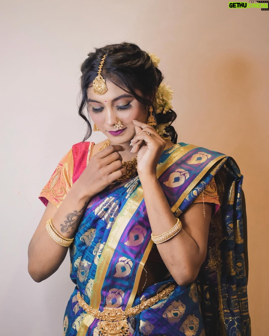 Nandini Padmukh - 145 Likes - South Indian look ❤️✨

MUA : @nehazzglammy__mua
VC : @sumieclicks