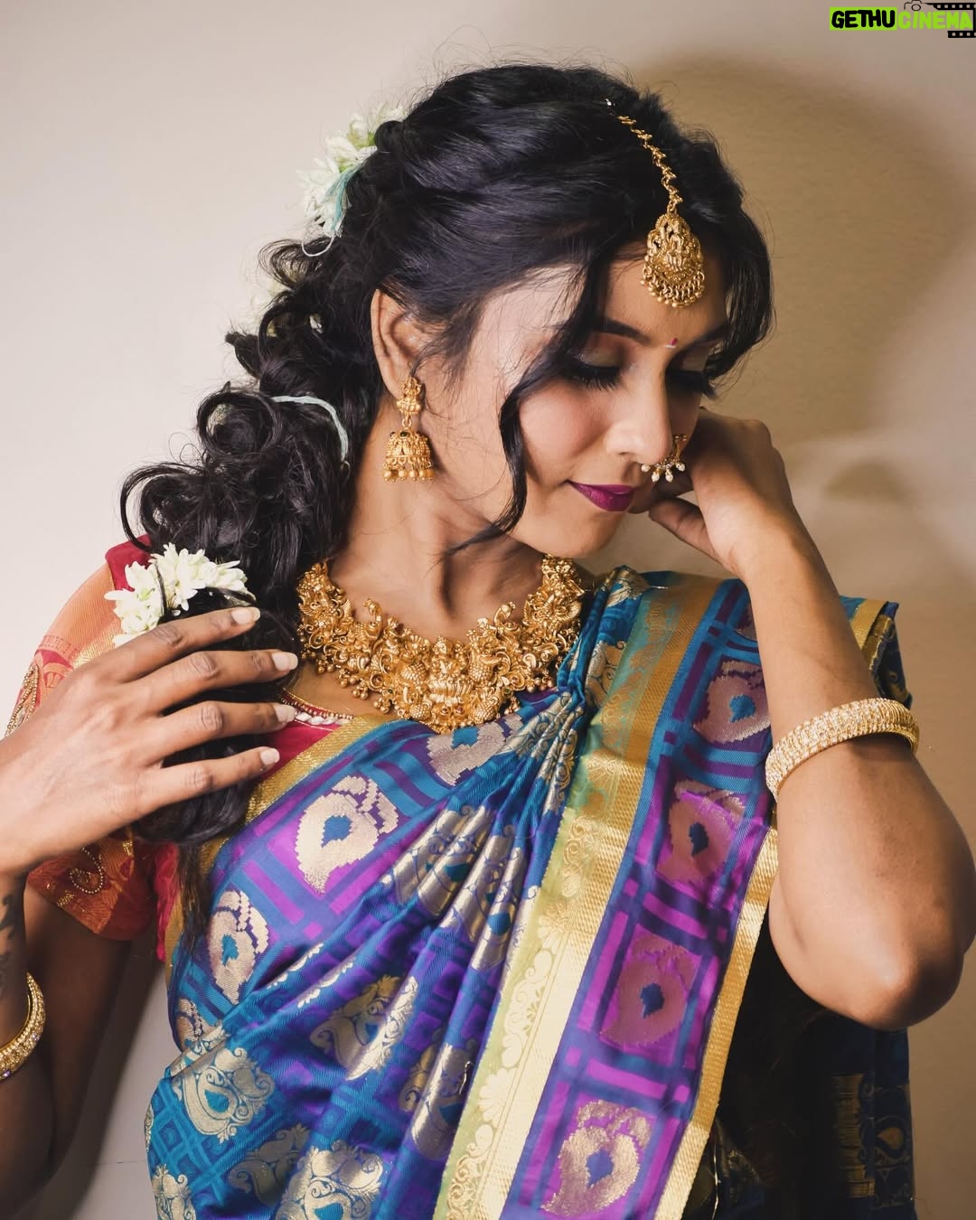 Nandini Padmukh - 145 Likes - South Indian look ❤️✨

MUA : @nehazzglammy__mua
VC : @sumieclicks