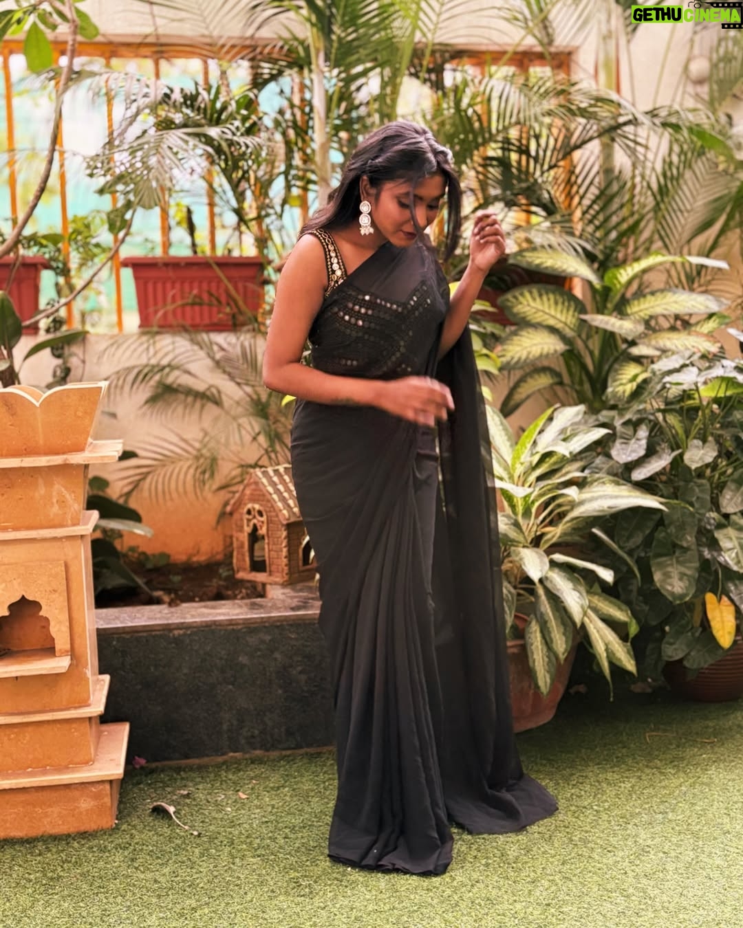 Nandini Padmukh - 96 Likes - पहेले नही थी चांदनी 🌙✨