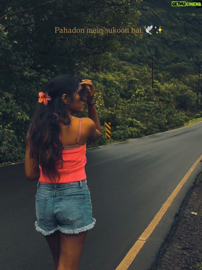 Nandini Padmukh - 190 Likes - Pahadon mein sukoon hai.🕊️✨