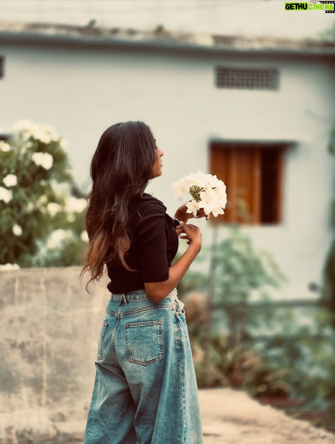 Nandini Padmukh - 3 Likes - “She wore flowers in her soul, not just her hair.”✨