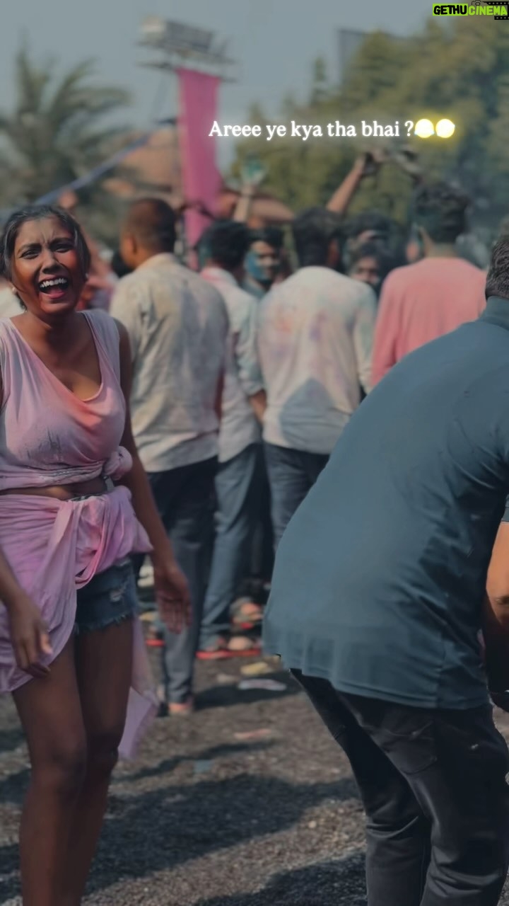 Nandini Padmukh - 133 Likes - Bura na mano holi hai 🤣🤣

#Happyholi #trending #holivibes #rhythmic__girl #nandinipadmukh #happyholi2025