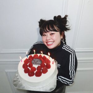 Naomi Watanabe Instagram - 本日38歳になりました！！！

引き続き健康に気を付けながら、
邁進してまいります！！！

いつもいつも皆様沢山の応援ありがとうございます！
これからもよろしくお願いしますんにょ🌞

とりあえず東京ドームまでは死なないように気を付けます。笑