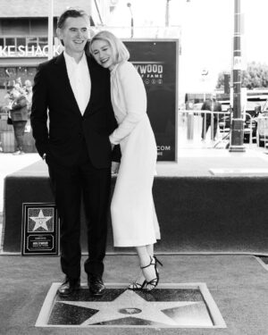 Naomi Watts Instagram - Oh my stars! This was such a special day. My heart’s still in my throat. Thanks for all the love ⭐️

Styling: @jeanannwilliams 
Hair: @officialdanilohair 
Makeup: @marywilesmakeup 

PC: @imagerybyoscar / @hollywoodchamberofcommerce / @wattsupphoto 

@hwdwalkoffame 
@stargirl_stuff