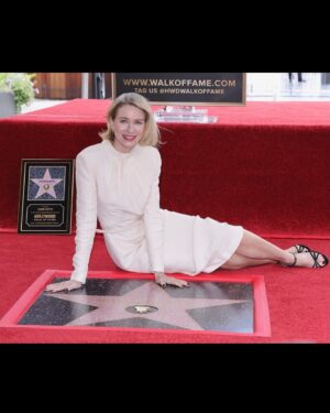 Naomi Watts Instagram - Oh my stars! This was such a special day. My heart’s still in my throat. Thanks for all the love ⭐️

Styling: @jeanannwilliams 
Hair: @officialdanilohair 
Makeup: @marywilesmakeup 

PC: @imagerybyoscar / @hollywoodchamberofcommerce / @wattsupphoto 

@hwdwalkoffame 
@stargirl_stuff