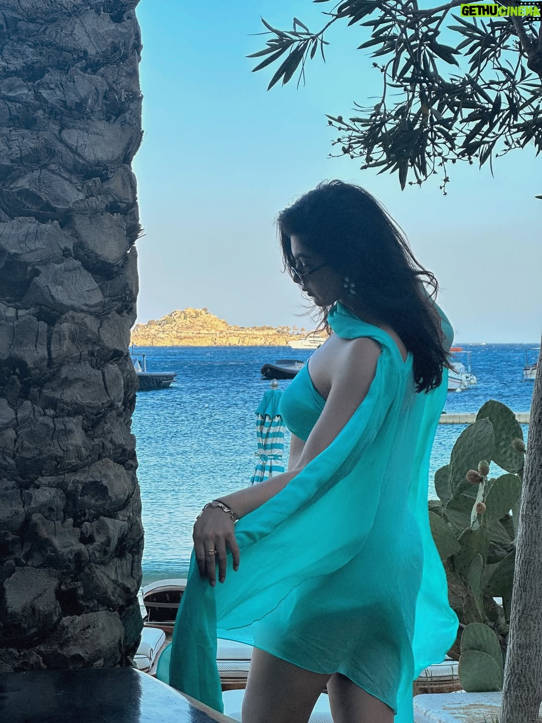 Natallia Aroraa - 3 Likes - more of this 🦋
