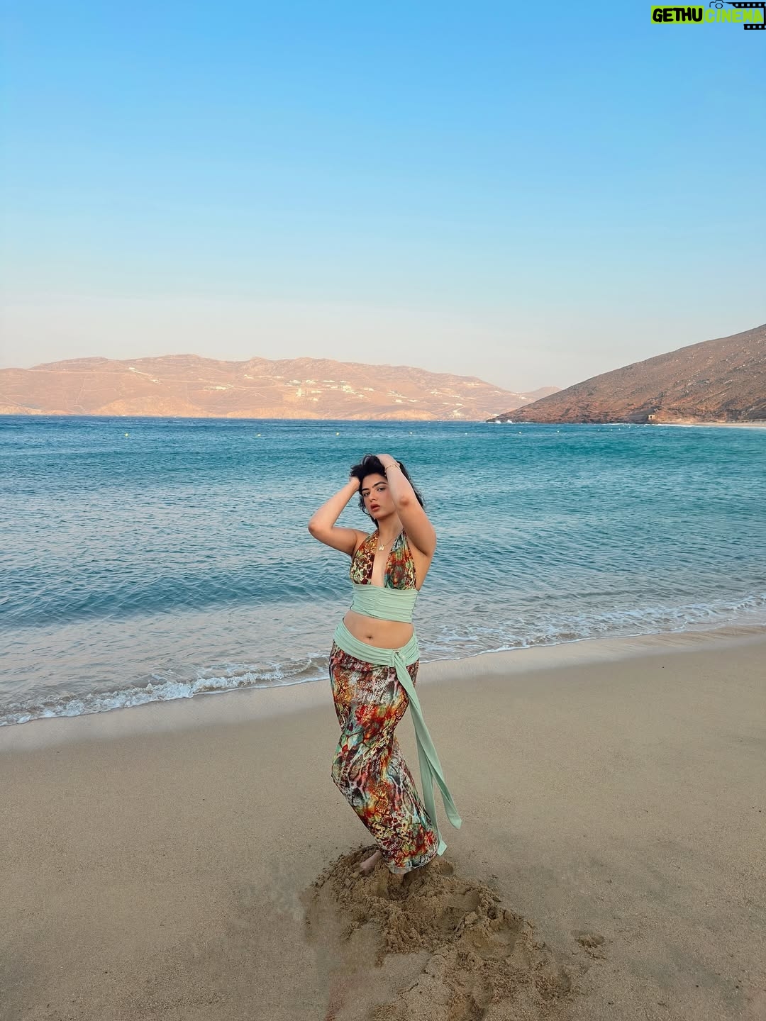 Natallia Aroraa - 3 Likes - guess the temp 🪼🥥🐚🌊