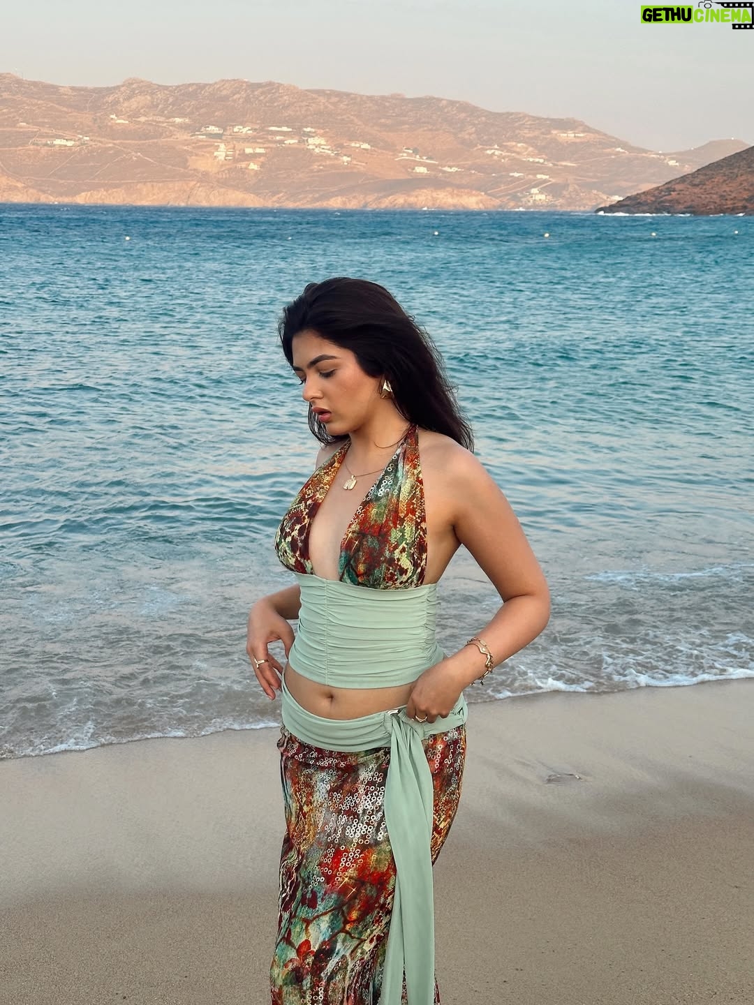 Natallia Aroraa - 3 Likes - guess the temp 🪼🥥🐚🌊