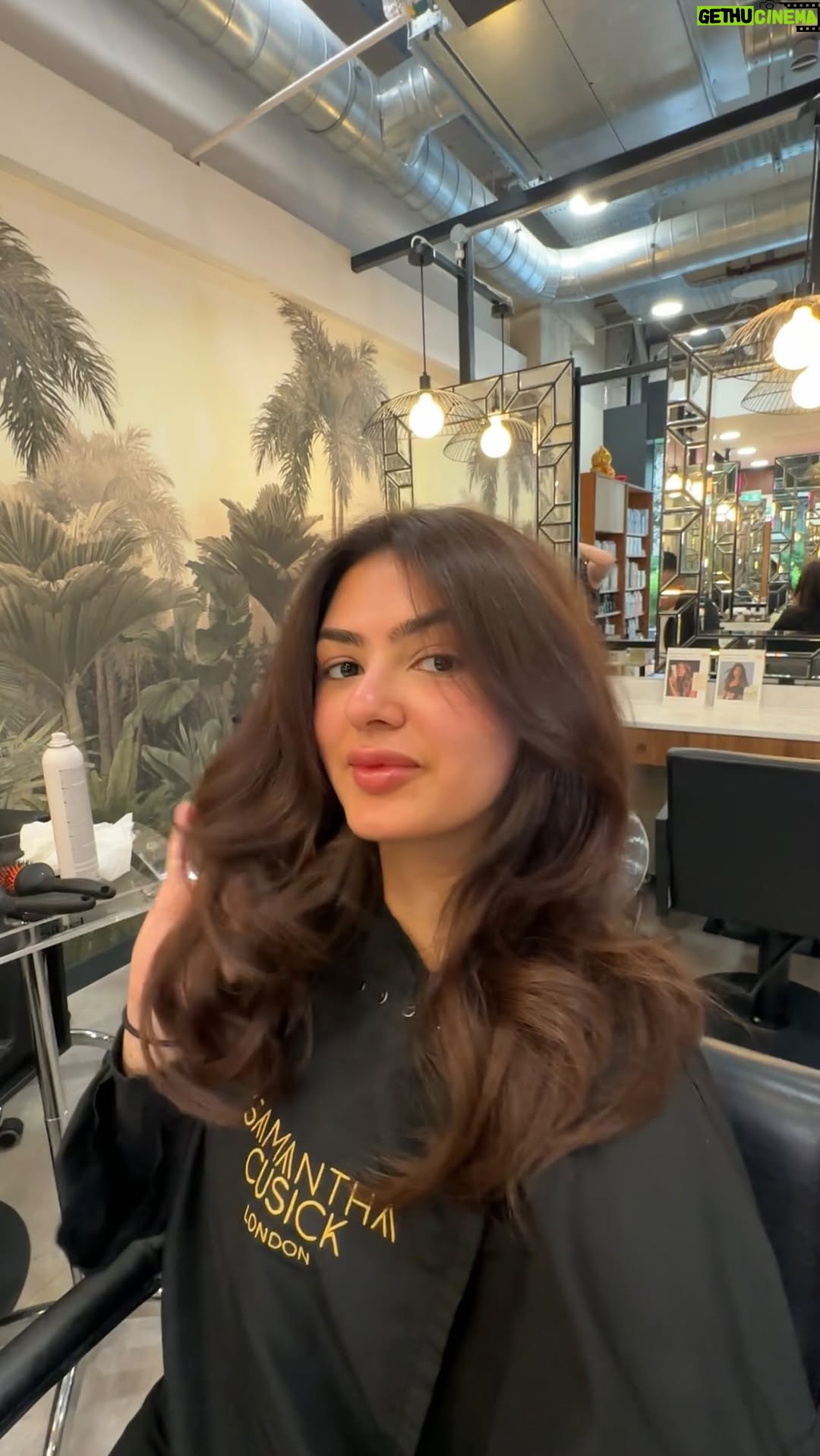 Natallia Aroraa - 3 Likes - Can’t believe they ruined my hair by giving me face-framing layers that actually suit me. And the products? Too soft. Too shiny. Too healthy.

If you’re into that sort of thing… blame @samanthacusicklondon & @authenticbeautyconceptuk 👀

#hairrefresh #londonsalons #haircutinspo #stylinghair