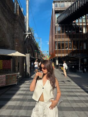 Natallia Aroraa Instagram - lemonade on a sunny day with a side of pinky🧃