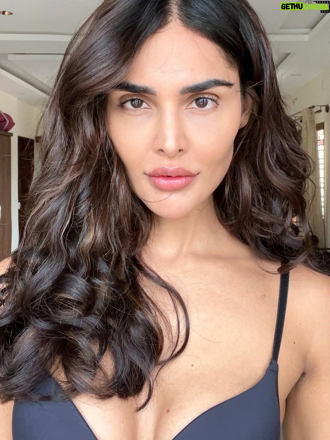 Nathalia Kaur - 6.4K Likes - Fresh 📸