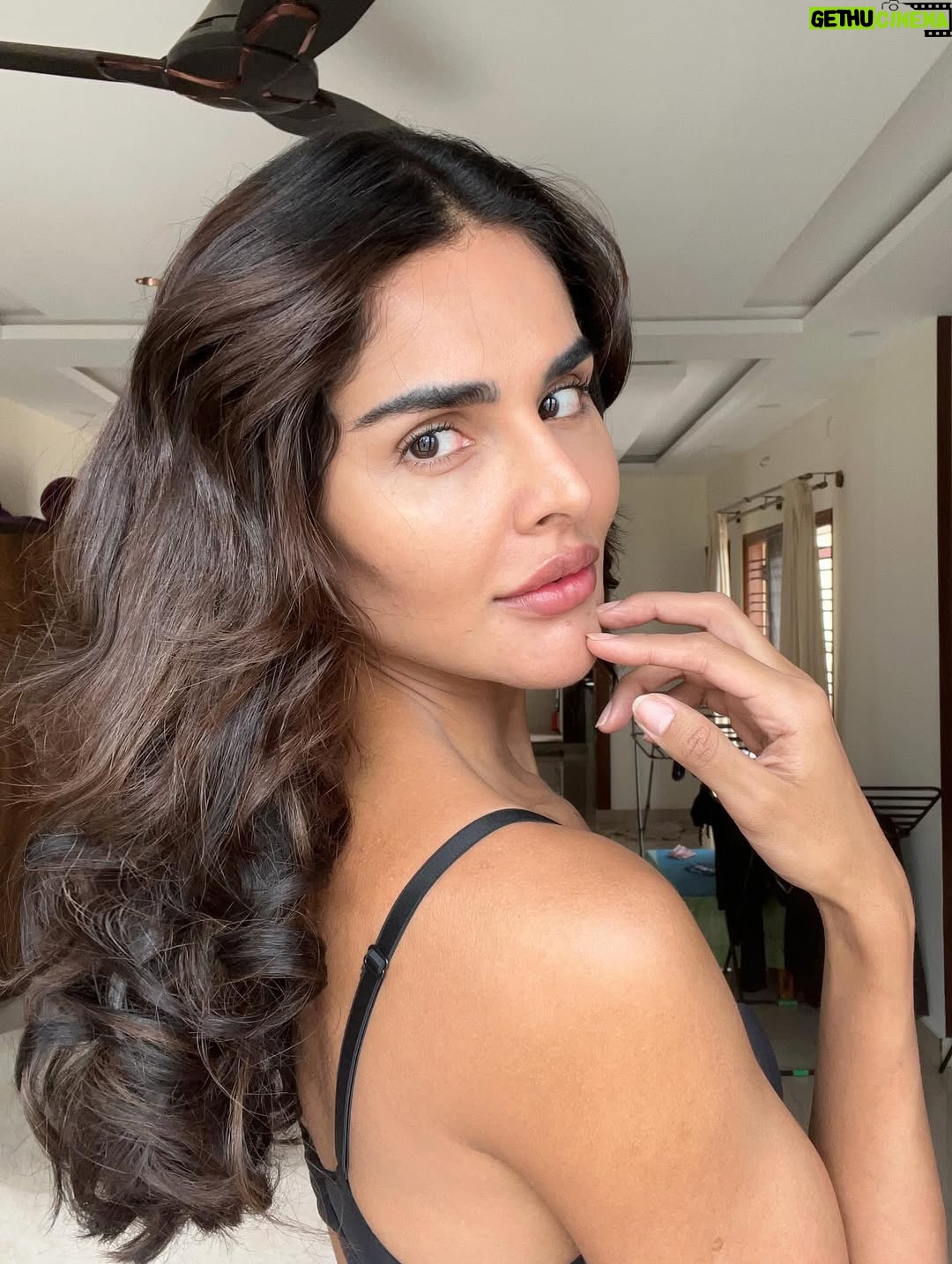 Nathalia Kaur - 6.4K Likes - Fresh 📸