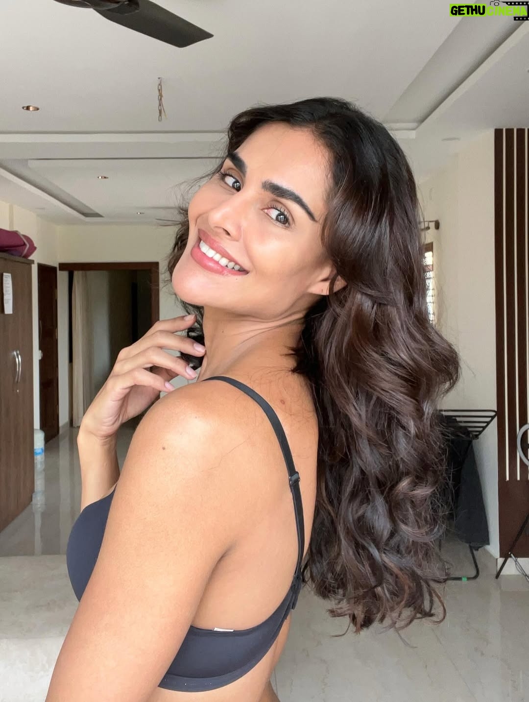 Nathalia Kaur - 6.4K Likes - Fresh 📸