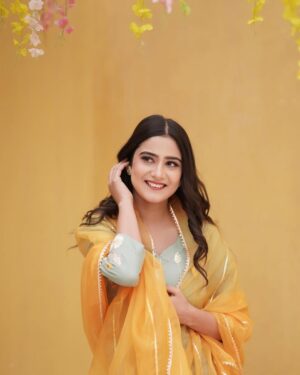 Navjot Kaur Gill Instagram - वो जुल्फ़े संवारते गये,
हम दिल हारते गये..। 🕊
.
.
.
.
.
.
.
.
.
.
.
.
.
.
.
.
.
.
.
.
.
.
.
.
.
.
.
#instapic #instagood #instagram #picoftheday #instadaily #photooftheday #like #photography #instalike #love #follow #instaphoto #instamood #insta #nature #photo #likeforlikes #beautiful #likes #travel #fashion #instalove #me #followme #art #selfie #instafashion #instamoment #model #igers