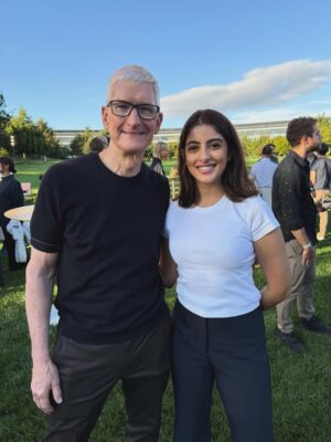 Navya Naveli Nanda Instagram - Day 1 with @apple 💙

#ShotOnIphone