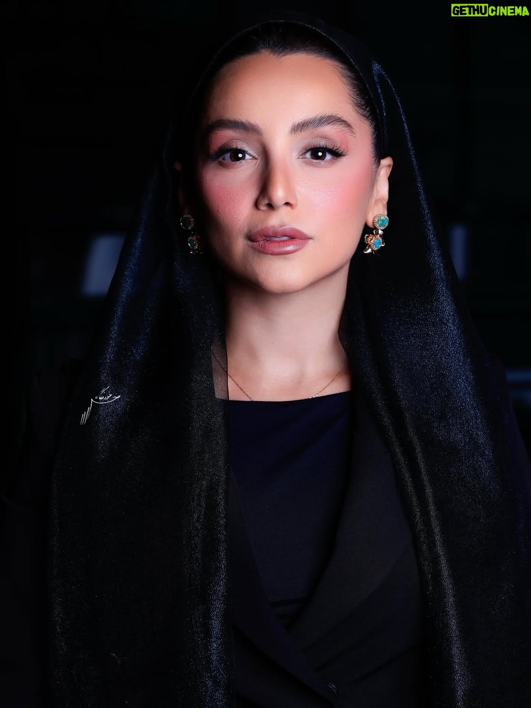 Nazanin Bayati - 197.7K Likes - هیچوقت رو بودن کسی که از نبودنش می ترسی حساب باز نکن…🐢

۰
لاک پشت🎥
📸📸🙏🏻🌸

۰
۰
@bahmankamyar 🎞️
🐢
🐢
.
.

@sheydakhalilimakeup ❤️
@hodarazeghi ❤️
