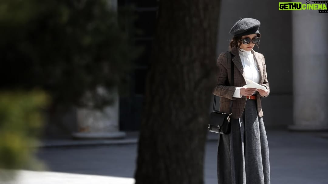 Nazanin Bayati - 291.1K Likes - .
.
مریم دختر پر از شور و عشق،هر کاری کردی دل به دل غصه ندی..
ولی غصه دست از رو دلت برنداشت…😔💔
.
.
مریمم دوست دارم❤️تو هم رفتی پیش دیگر دخترای قصه ی من❤️
.
.
ممنونم از تک تک عوامل درجه یک تاسیان دوستون دارم مریم با شما جون گرفت❤️❤️❤️🙏🏻🙏🏻🙏🏻
.
.
تینای عزیزم کارگردان درجه یک درخشان❤️🌸❤️
.
.
.
@ahmadreza_shojaei 📸
.
.
@tasian.series