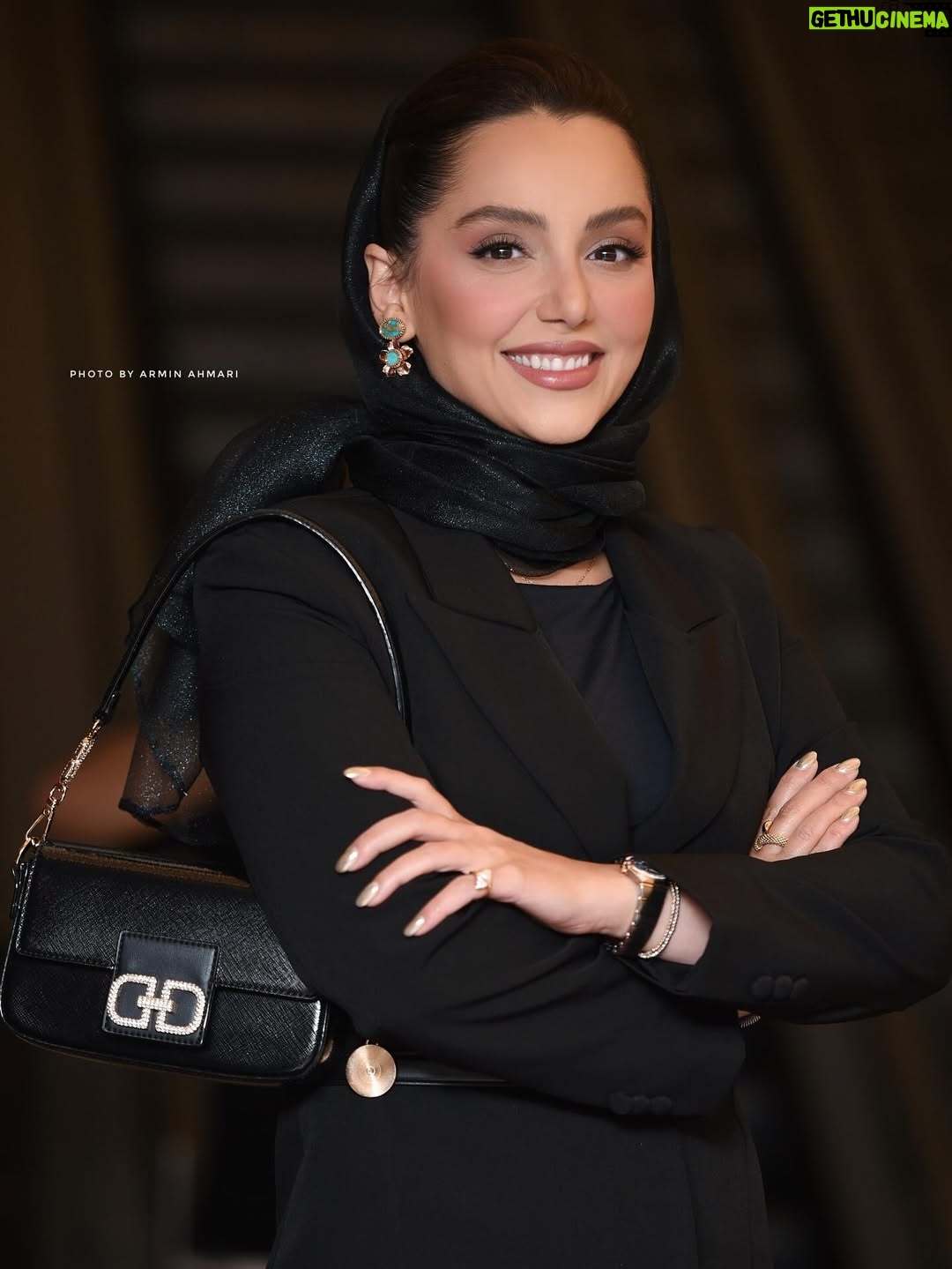 Nazanin Bayati - 197.7K Likes - هیچوقت رو بودن کسی که از نبودنش می ترسی حساب باز نکن…🐢

۰
لاک پشت🎥
📸📸🙏🏻🌸

۰
۰
@bahmankamyar 🎞️
🐢
🐢
.
.

@sheydakhalilimakeup ❤️
@hodarazeghi ❤️