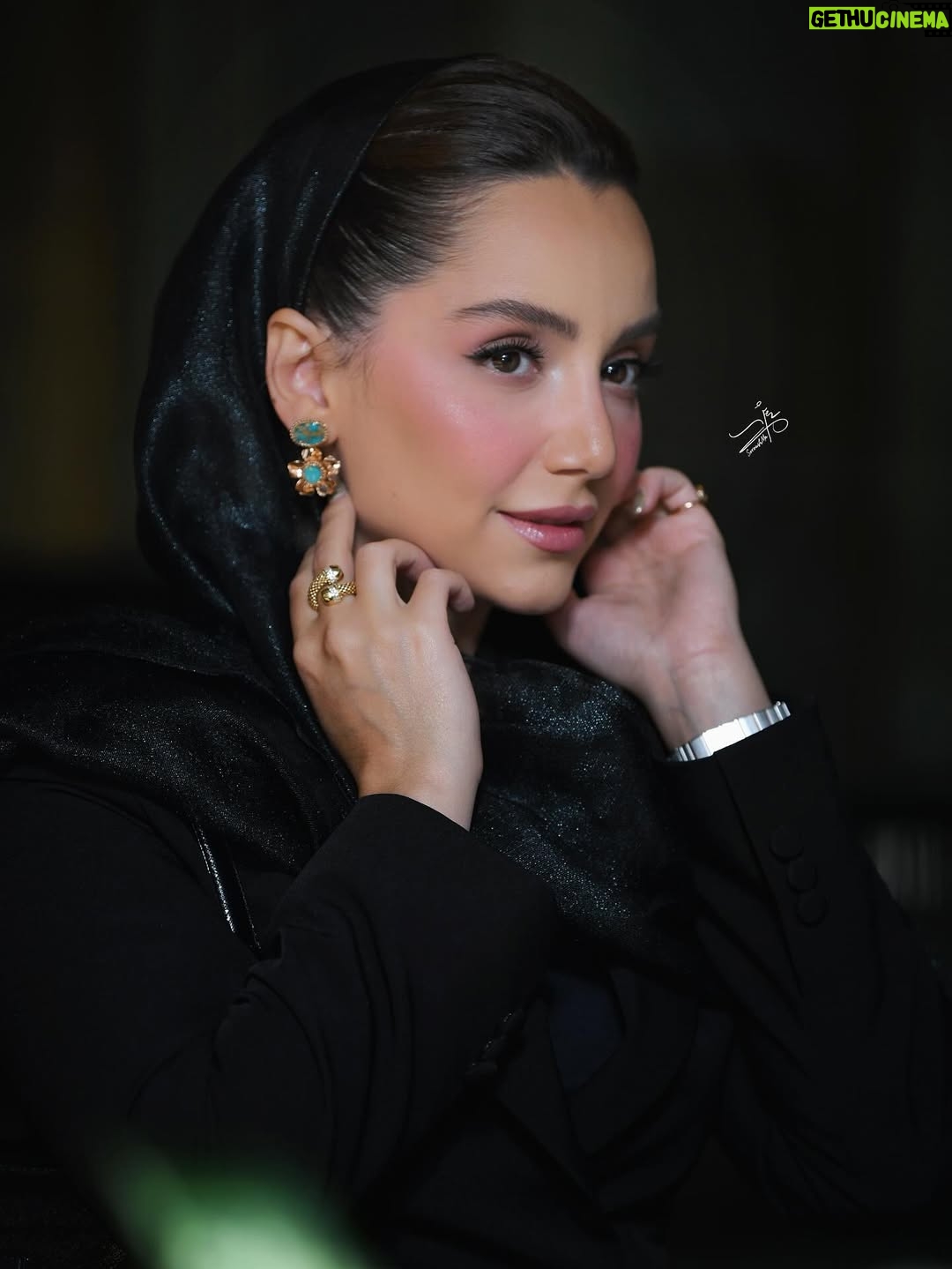 Nazanin Bayati - 197.7K Likes - هیچوقت رو بودن کسی که از نبودنش می ترسی حساب باز نکن…🐢

۰
لاک پشت🎥
📸📸🙏🏻🌸

۰
۰
@bahmankamyar 🎞️
🐢
🐢
.
.

@sheydakhalilimakeup ❤️
@hodarazeghi ❤️