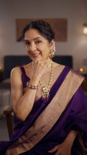 Neena Gupta Instagram - Iss Diwali, mein apne khud ki chamak pe focus kar rahi hoon @indriyajewels ke saath.

That’s why I adorned myself in their new festive collection, Alka, where every intricately crafted design radiates timeless elegance and endless love that makes my heart sing, Dil Abhi Bhara Nahin...

✨Festive offers✨

🪔Enjoy up to 35% off on gold and diamond jewellery value*
🪔Double Gold Rate Protection - Pay 20% advance and lock your gold rate. If the price rises, pay the locked rate, if it reduces pay the lower rate.
🪔0% deduction on old gold exchange.

Limited period offer. T&C apply*

#AlkaByIndriya #IndriyaJewellery #AdityaBirlaJewellery