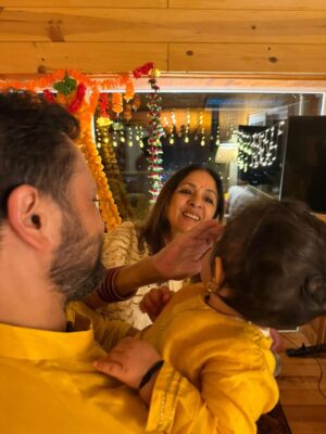 Neena Gupta Instagram - Choti baby ki happy diwali
