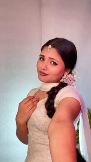 Neha Rana Instagram - Preety favourite is my favourite 🤭
.
.
#reels #humsathsathhai❤️ #explore #trending #explorepage #reelitfeelit #preety #prem #viral #transition #trend #instadaily