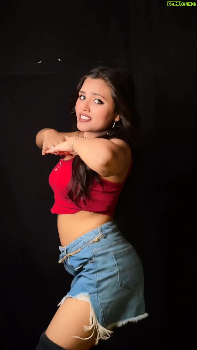 Neha Rana - 322 Likes - Badmass 🔥
.
.
#neharana #viral #trending #dance #badmas #trendingsong❤️ #explore