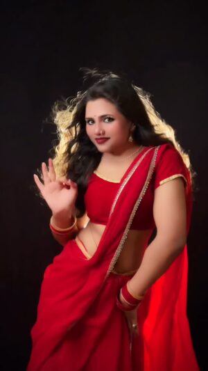 Neha Rana Instagram - Baby tu danger lagti hai ♥️
.
.
.
#redsaree #laalsaree #danger #paramsundari #dance #trending #trend #reelitfeelit #explore #trendingreels #trendingsongs #fyp #neharana