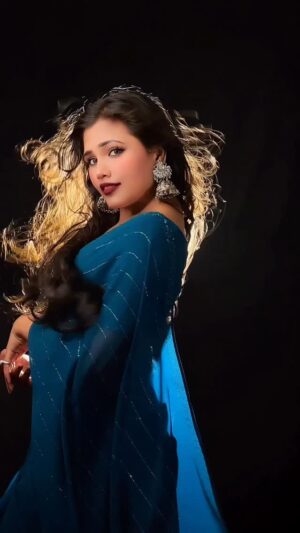 Neha Rana Instagram - Badan pe sitare ✨🫣
.
.
.
#badanpesitare #sanam #newsong #trendingsong #viralsong #reelitfeelit #reelinstagram #instadaily #trendingsongs #trendingreels #explore #fyp #neharana