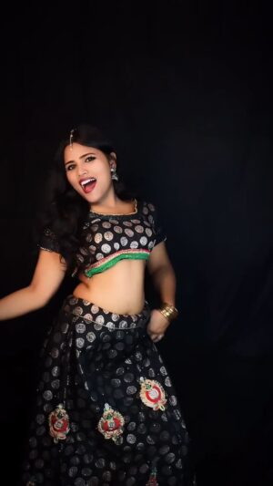 Neha Rana Instagram - Sajan ghar aaja ✨
.
.
#new #trendy #songs #loveislove #newsong #fashion #trend #trending #trendingreels #trendingsongs #love #reelinstagram #reelitfeelit #instadaily #instafashion #explore #explorepage #foryoupage #watch #jharkhand #fyp #fashion #glowup #glossy #sassy #newyear #happynewyear #hairs