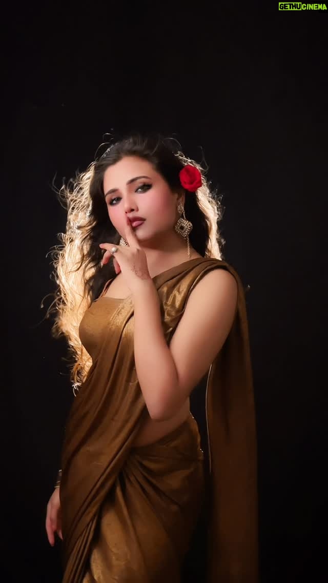 Neha Rana - 6.5K Likes - Once again obodro ✨😍
.
.
.
#obodro #bengali #bengoli #bengolisong #viral #trending #trendingsongs #explore #reelitfeelit #instadaily #trendingreels #fyp #neharana