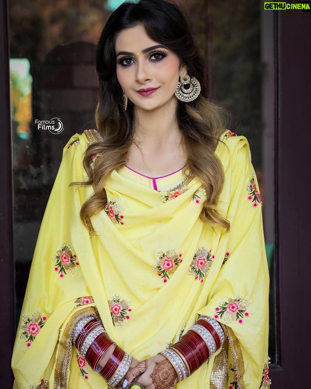 Neha Singh - 709 Likes - Makeup by @makeoverbymandeep_013 ❣️ look for “ja ve shudaiya “ song 🥰
