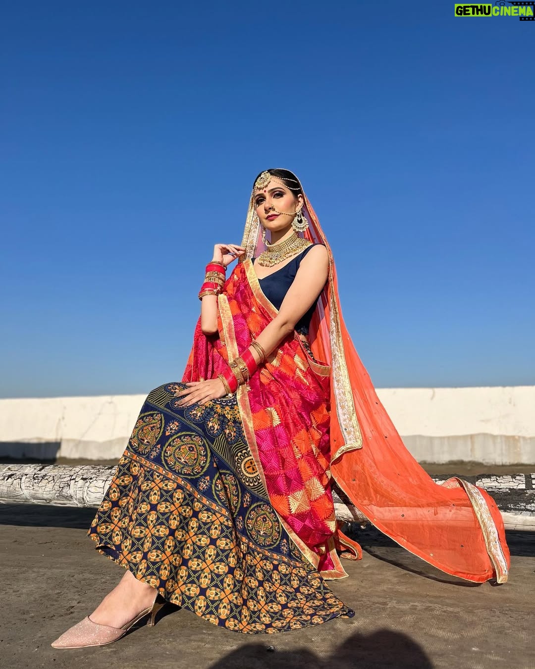 Neha Singh - 0.9K Likes - Beautiful bridal look by @makeup_by_mandeep_ ❤️