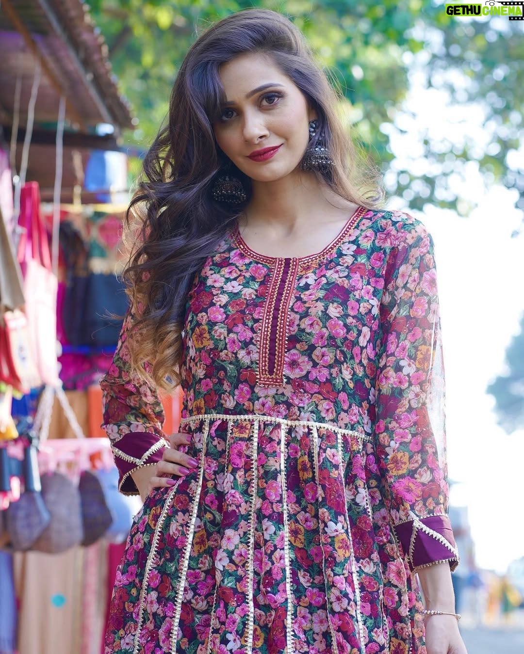 Neha Singh - 726 Likes - M in love with dis outfit @dezeb.in ❤️
Makeup by @celebritymuamandeep 💕