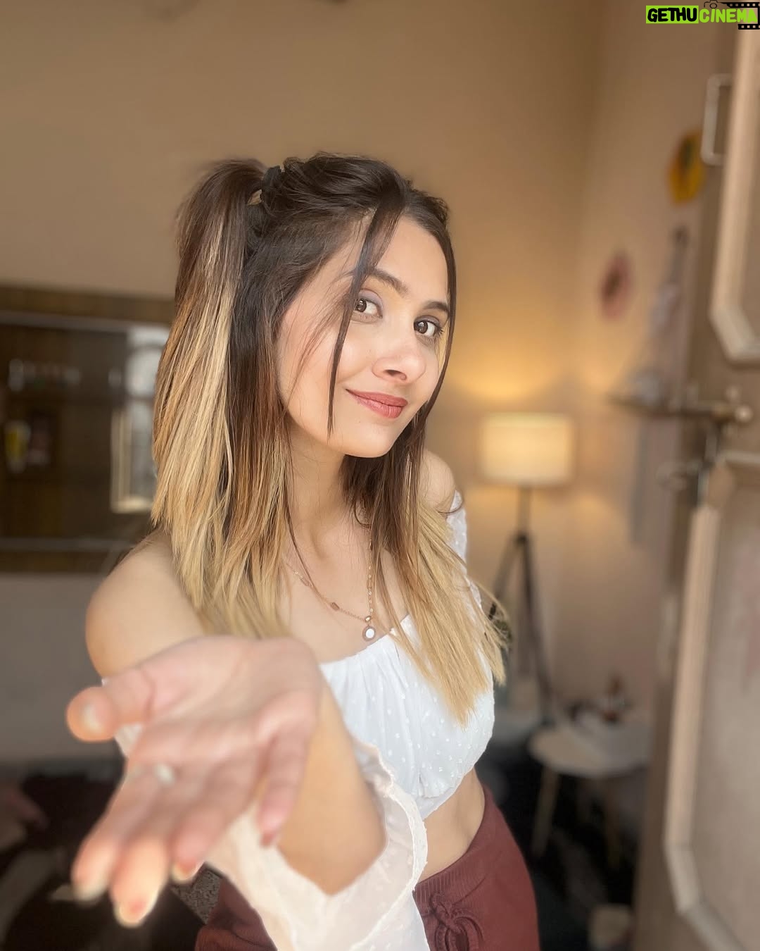 Neha Singh - 500 Likes - 🧿