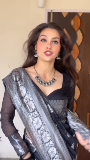Neha Singh Instagram - Trending 🧿

Buy this black stitched saaree from @stalktobuy 🌸