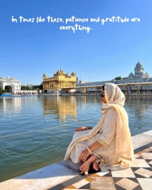 Neha Vora Jhaveri Instagram - Sabr. Shukar. 🤍⚜️🙏🏻✨

Outfit @labelheli 

[golden temple, India, peace, positivity, vibes, gratitude, positive vibes, grateful, Indian, Amritsar, north india]